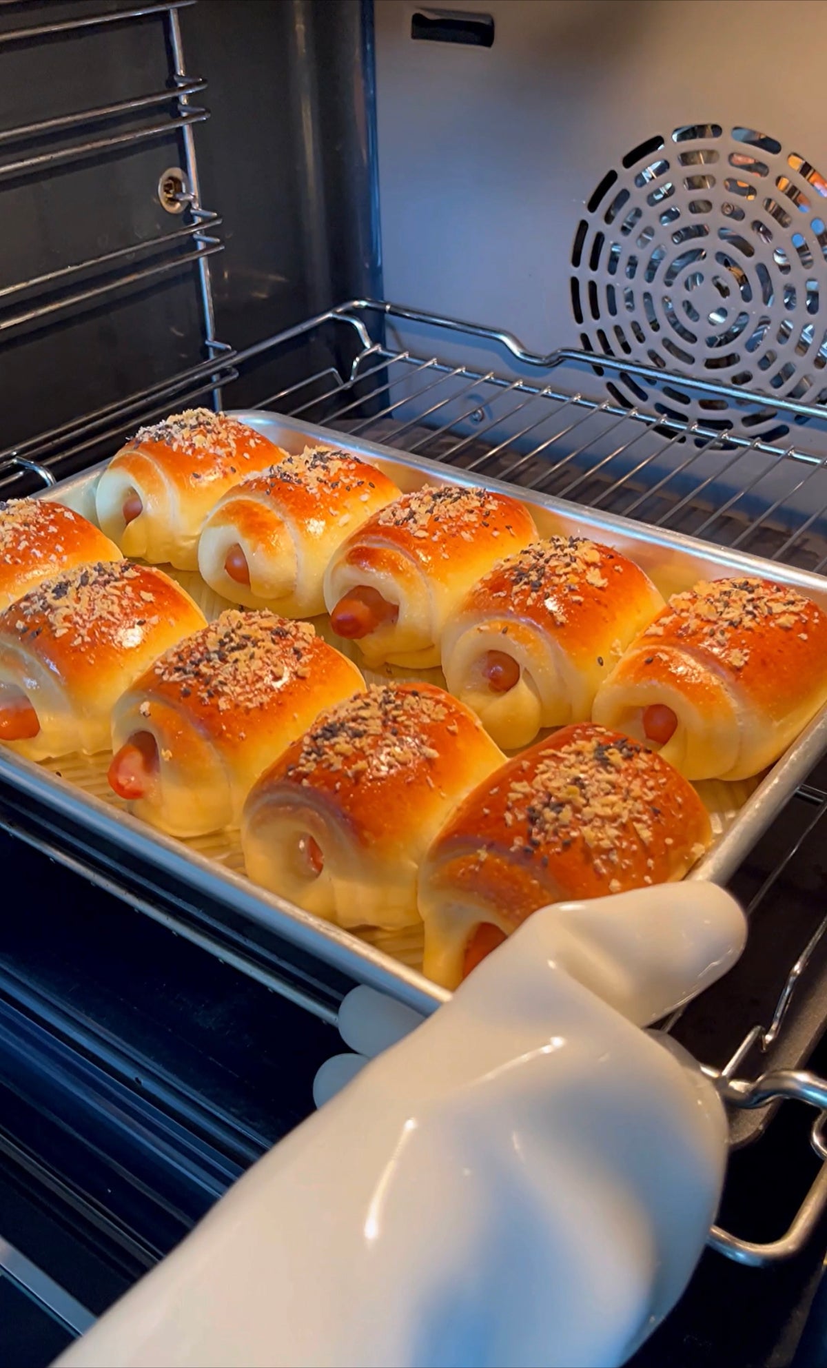 Asian-flavor crunchy hot dog bun recipe
