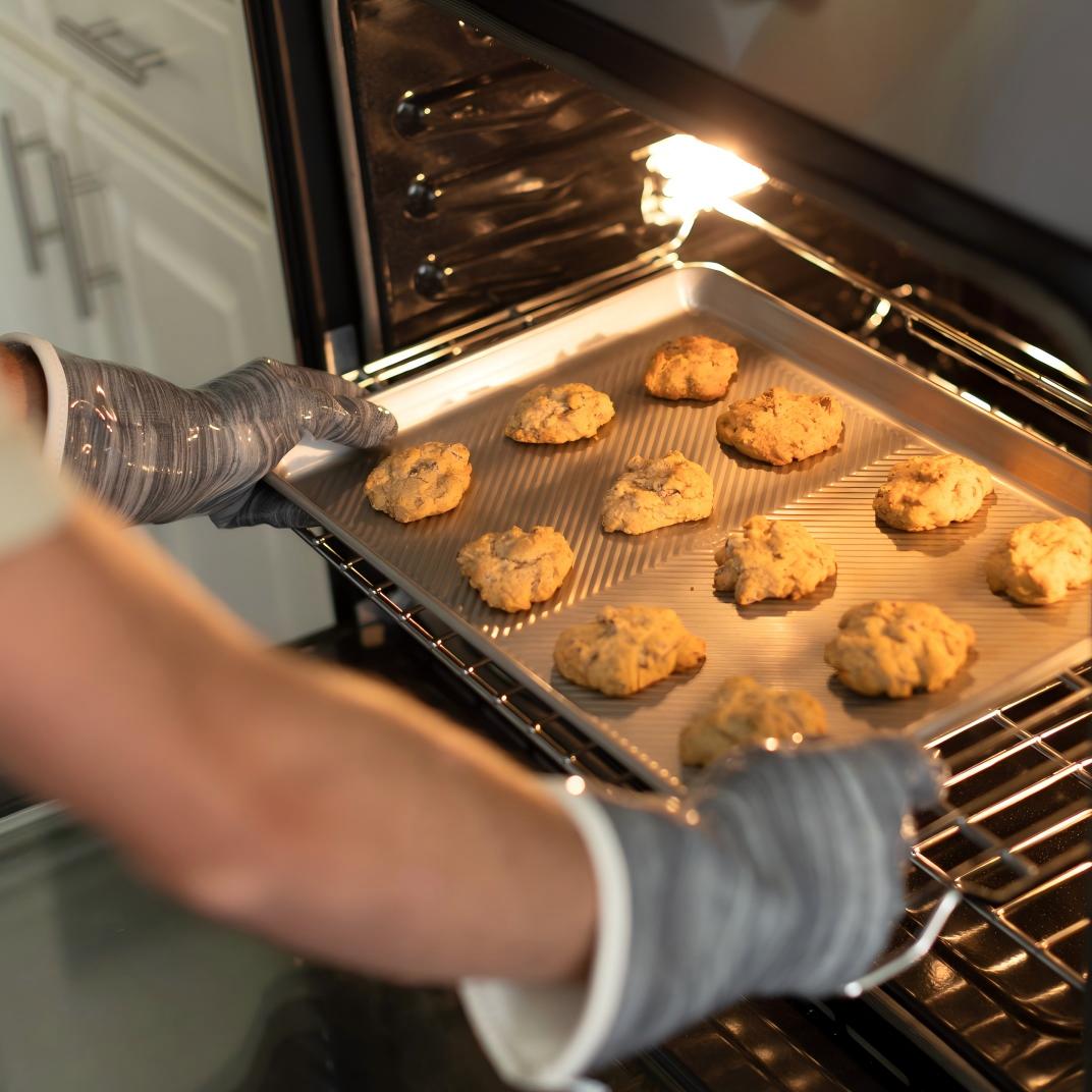 12" Liquid Silicone Oven Gloves | Gray