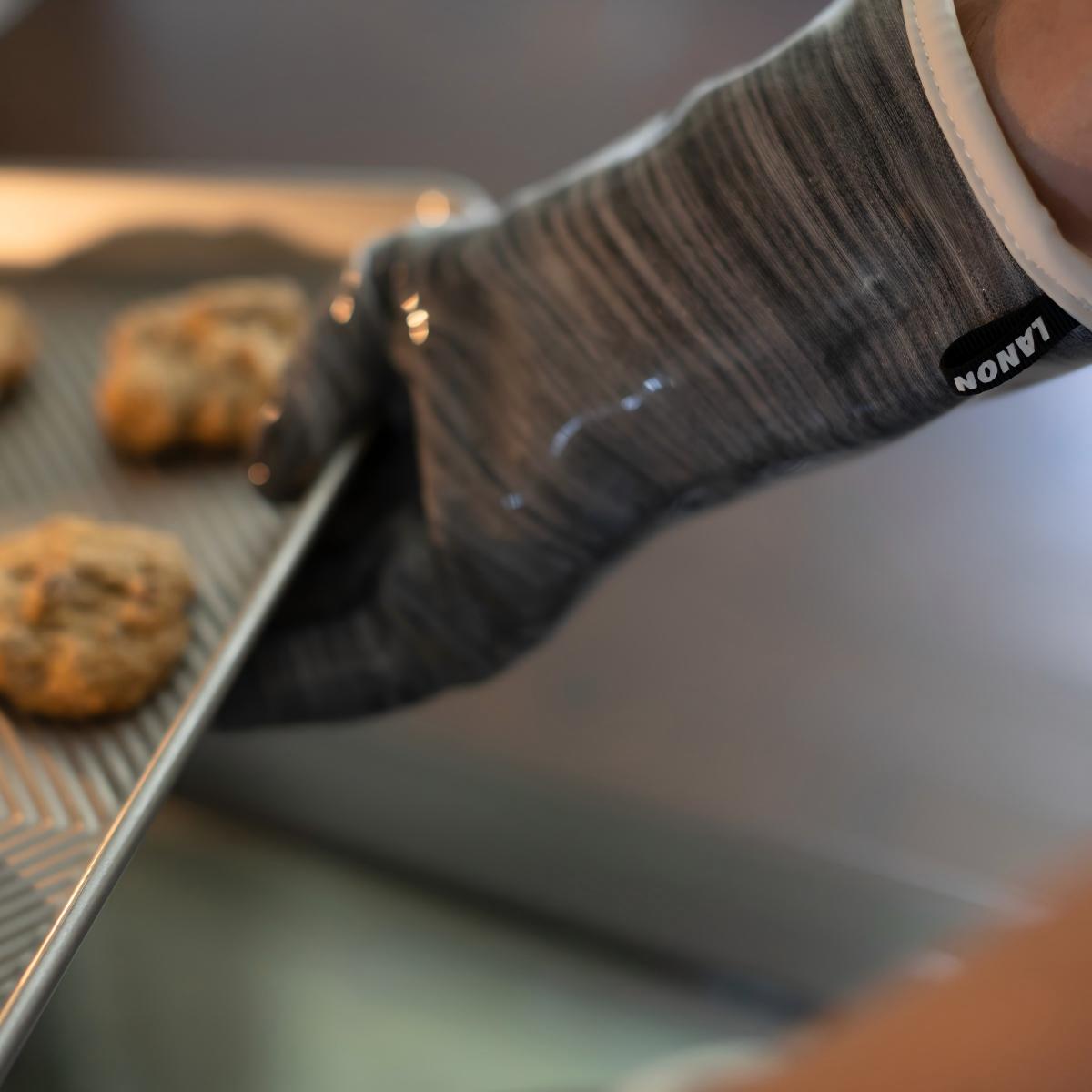12" Liquid Silicone Oven Gloves | Gray